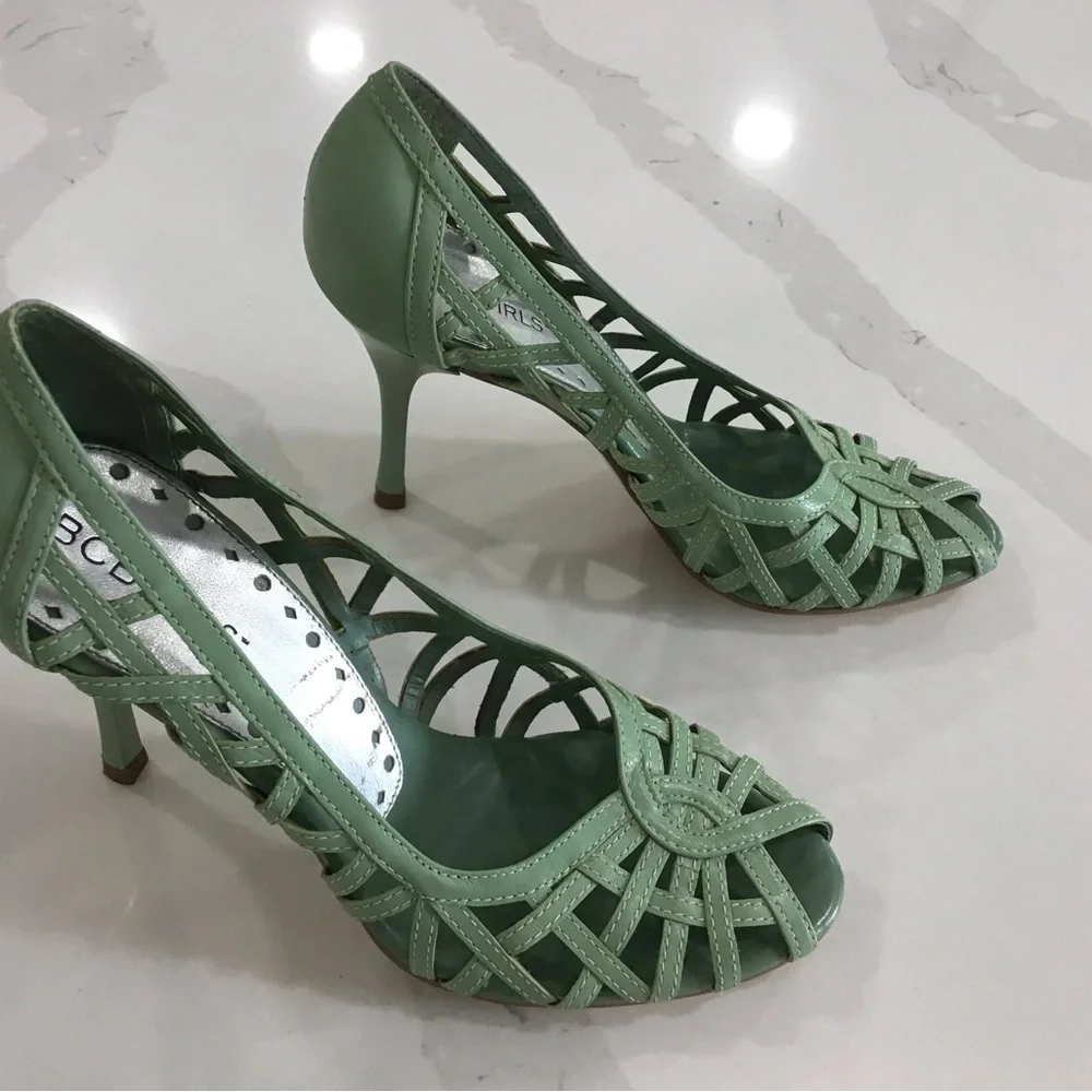 BCBGirls Green Lattice Peep Toe sz. 5.5 - Picture 2 of 7
